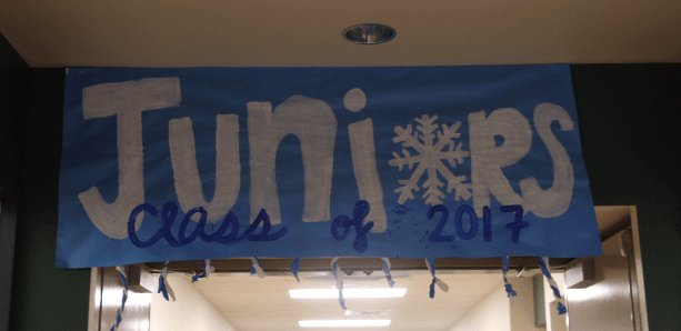 Banner for Juniors hangs above the lower C-wing hall.