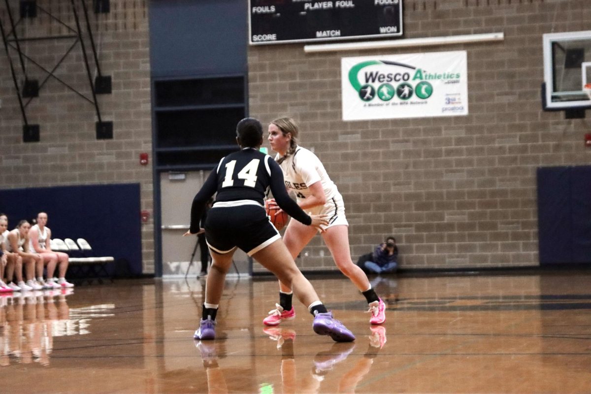 Playing wisely against the defense, Addison Green (26’) crossed her over and went onwards from there.“I crossed her over twice and she fell for it, and then she was on my hip so I took it to the hoop” Green said.