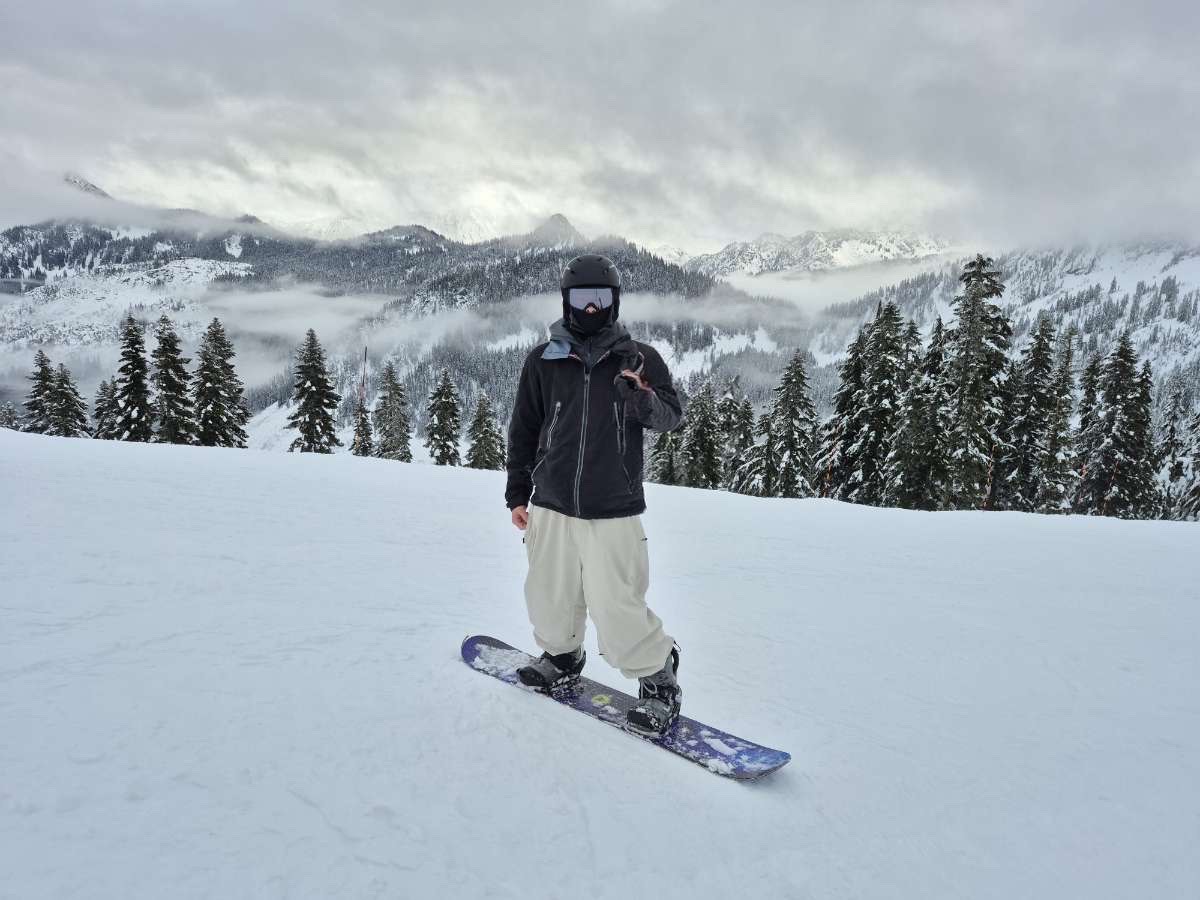 Snowboarding down Stevens Pass